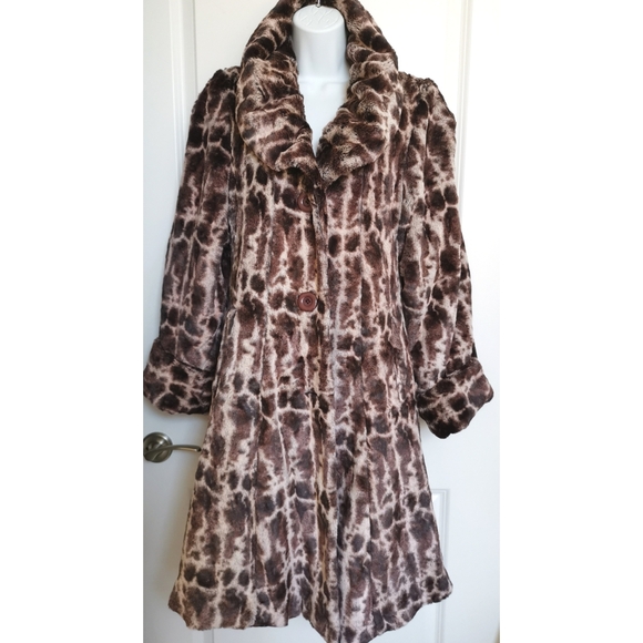 Brown Faux Fur winter coat brown animal print Size M 🆕 - Picture 3 of 14